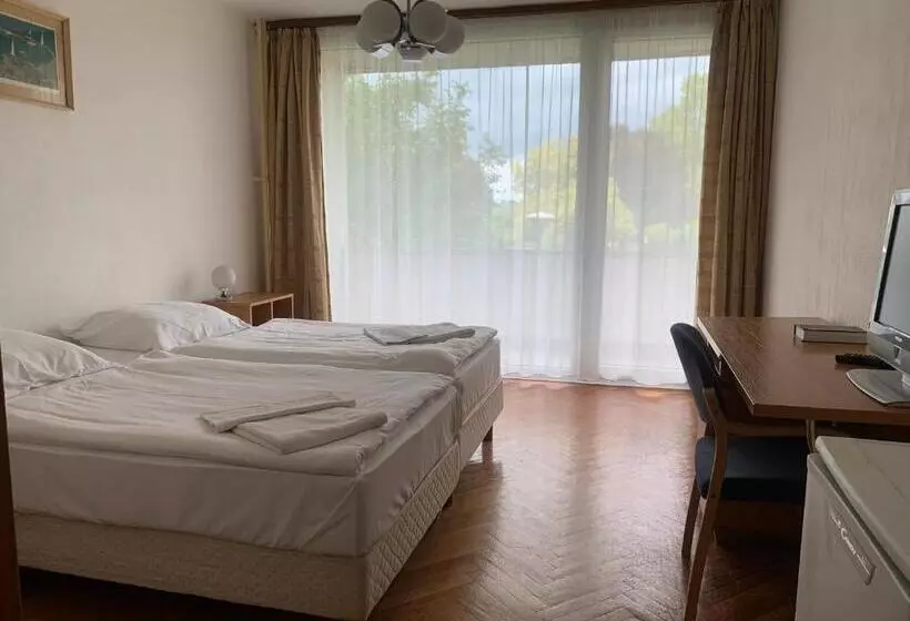 Отель Riviera Park