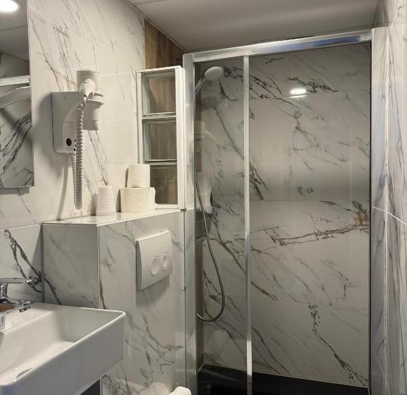 فندق Titus City Centre