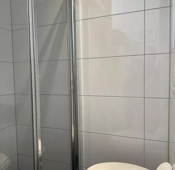 Отель Titus City Centre