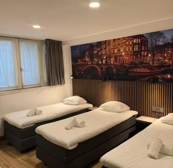 Отель Titus City Centre