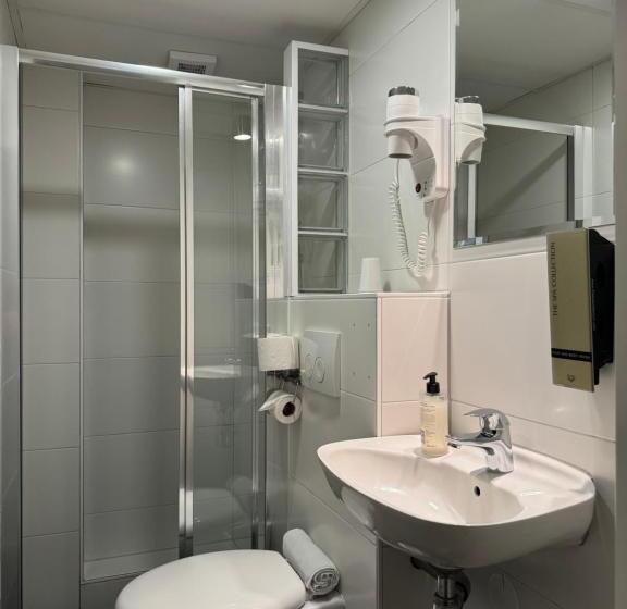 فندق Titus City Centre