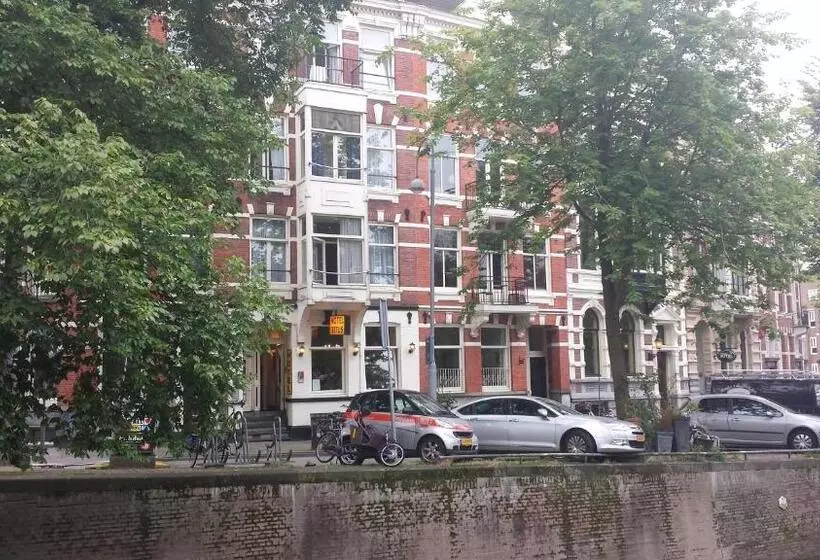 Отель Titus City Centre