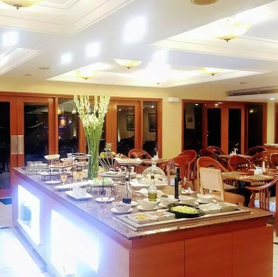 Grand Tropic Suites Hotel Surabaya