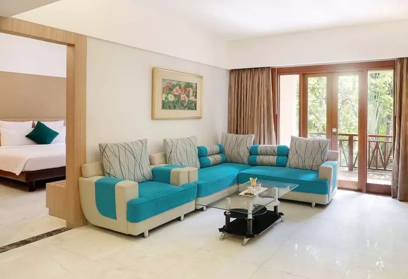 Grand Tropic Suites Hotel Surabaya