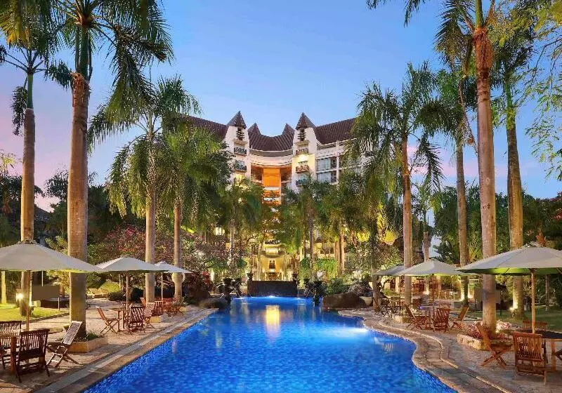 Grand Tropic Suites Hotel Surabaya