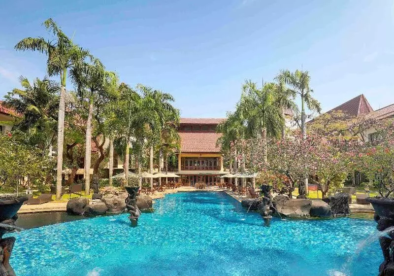 Grand Tropic Suites Hotel Surabaya