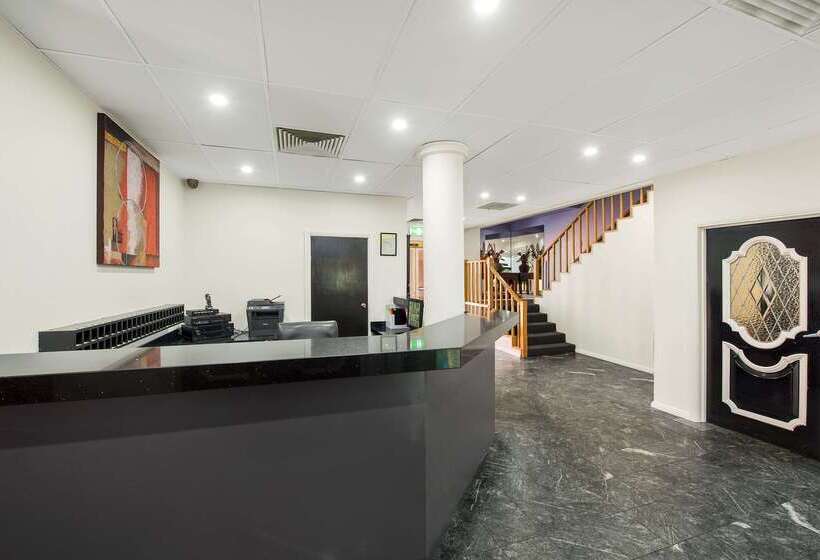 Comfort Hotel Dandenong