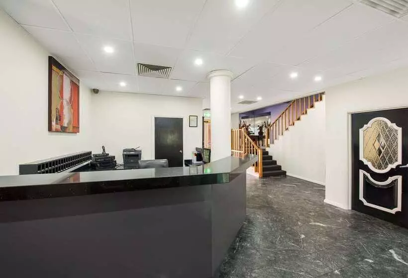 Comfort Hotel Dandenong