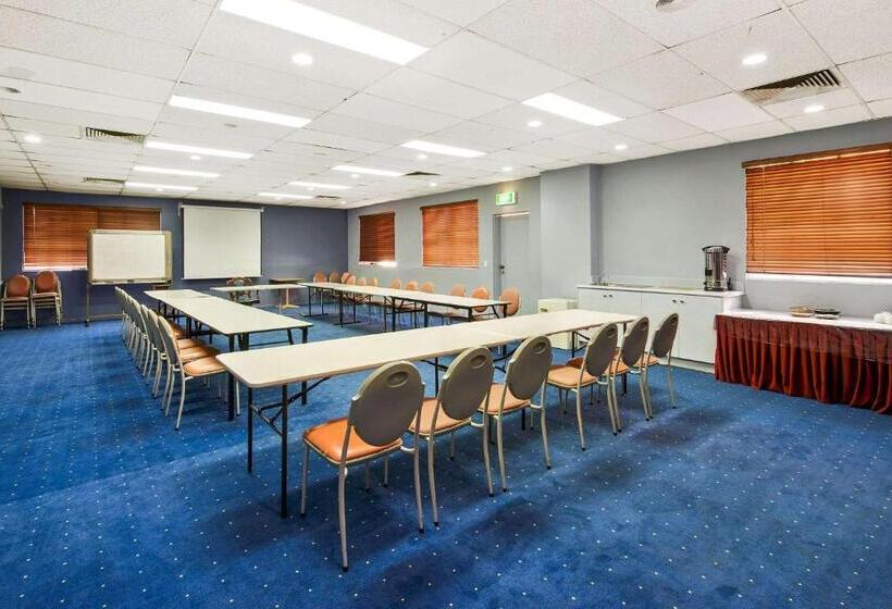 Comfort Hotel Dandenong