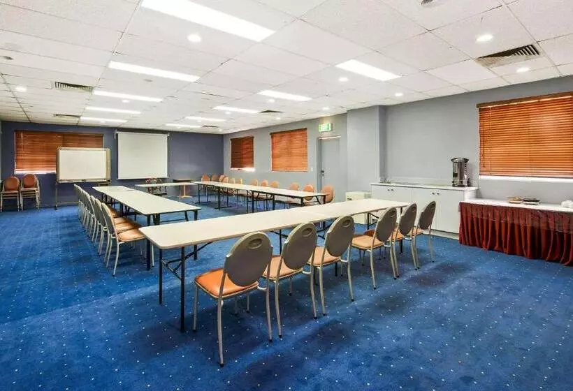 Comfort Hotel Dandenong