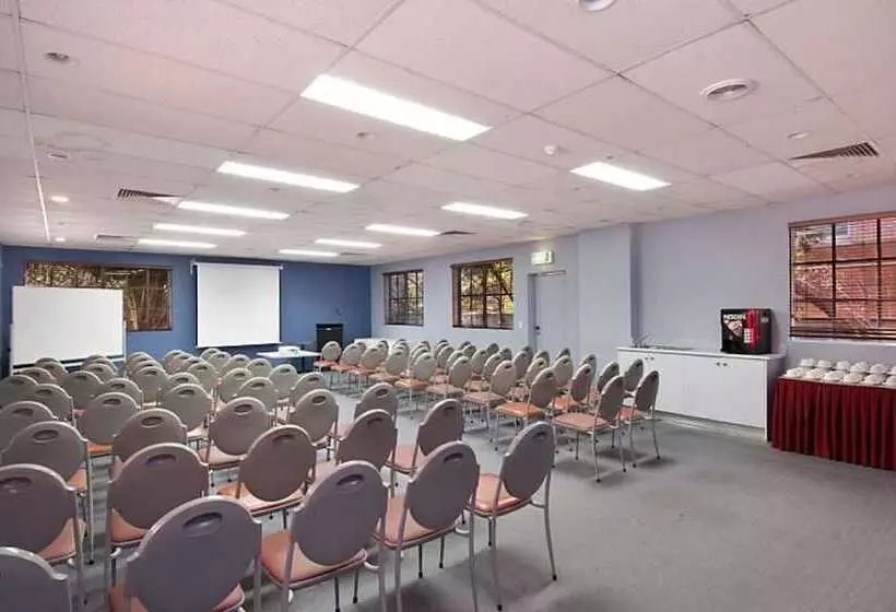 Comfort Hotel Dandenong