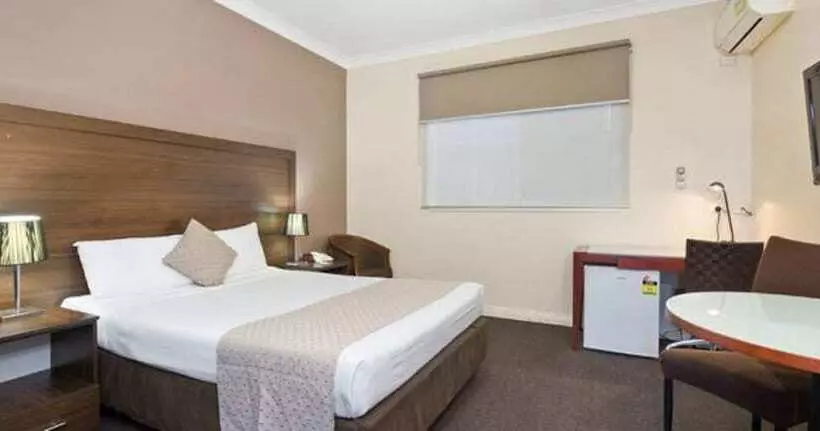 Comfort Hotel Dandenong