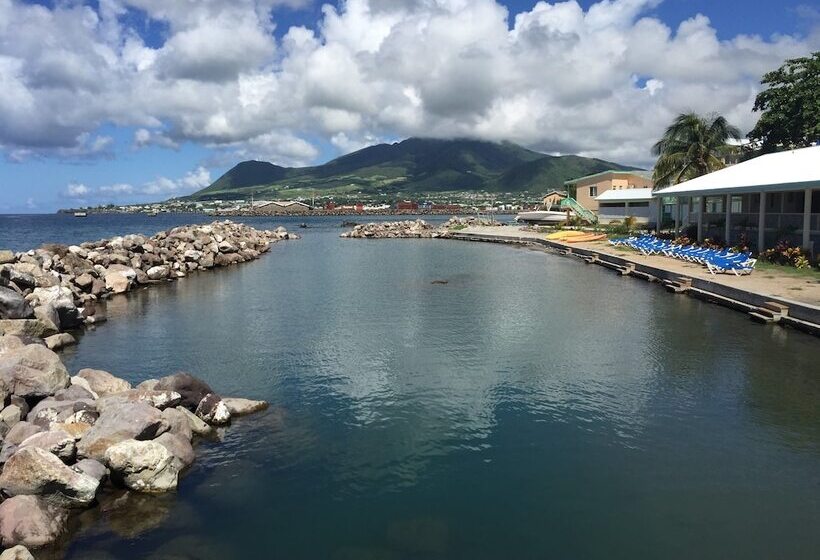 هتل Bird Rock Beach