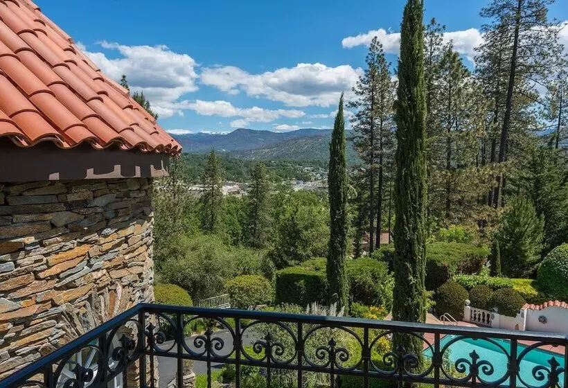 فندق Château Du Sureau