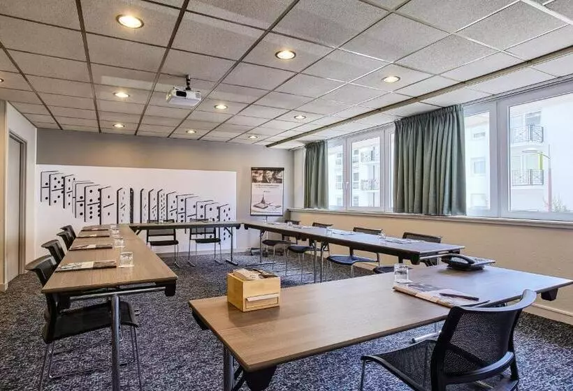 בית מלון כפרי Mercure Marne La Vallee Bussy St Georges