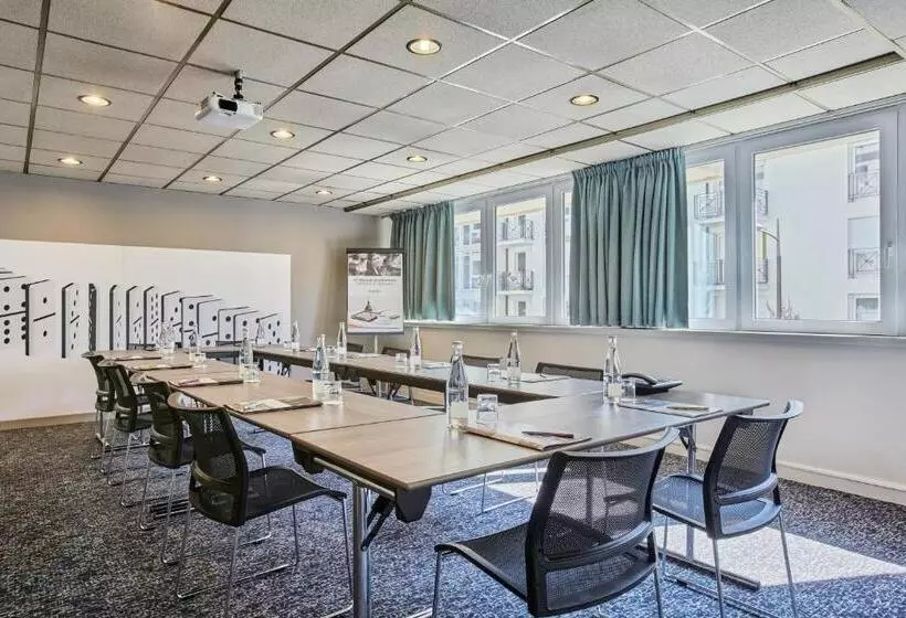 בית מלון כפרי Mercure Marne La Vallee Bussy St Georges