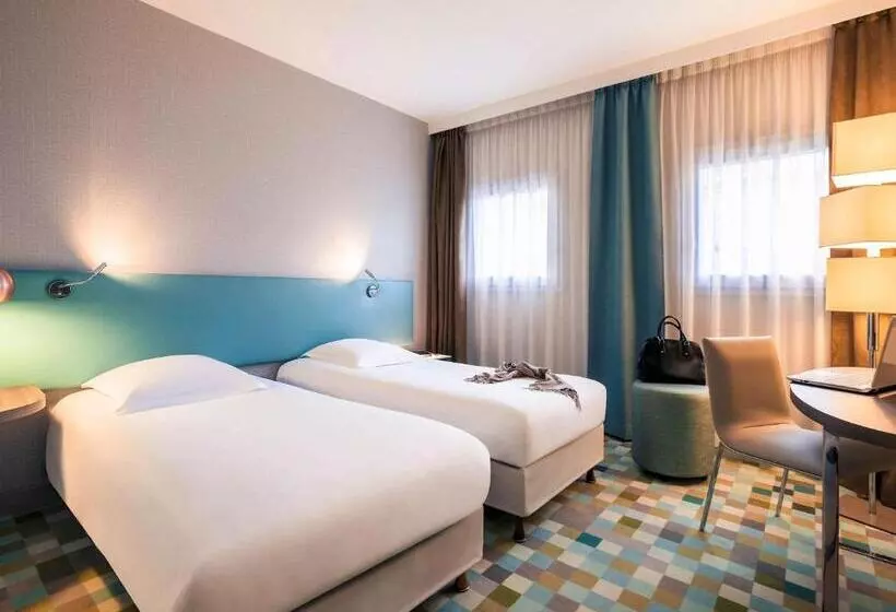 בית מלון כפרי Mercure Marne La Vallee Bussy St Georges