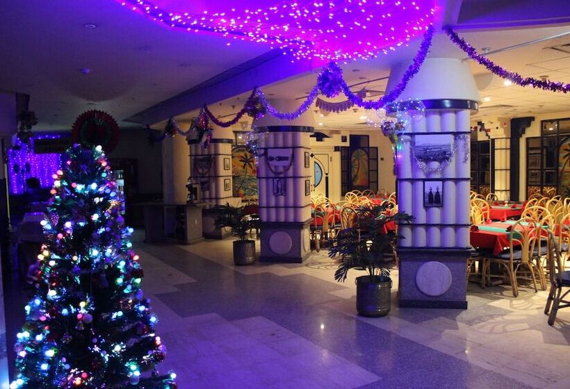 Gaddis Hotel, Suites And Apartments