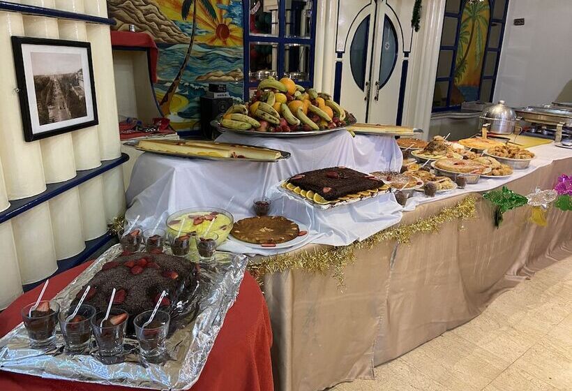 Gaddis Hotel, Suites And Apartments