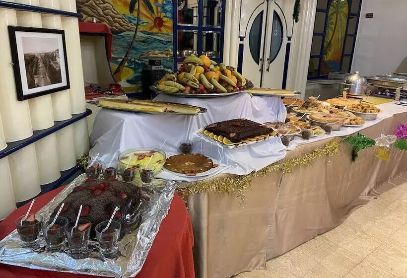 Gaddis Hotel, Suites And Apartments