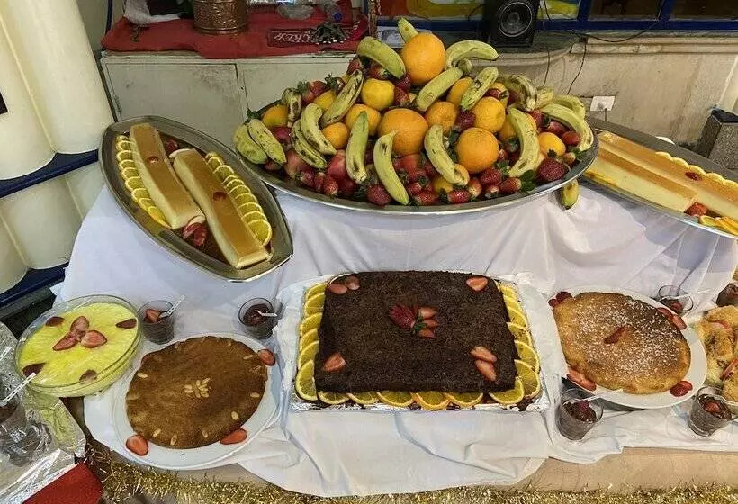 Gaddis Hotel, Suites And Apartments