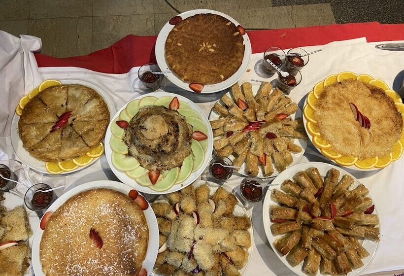 Gaddis Hotel, Suites And Apartments