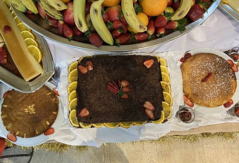 Gaddis Hotel, Suites And Apartments