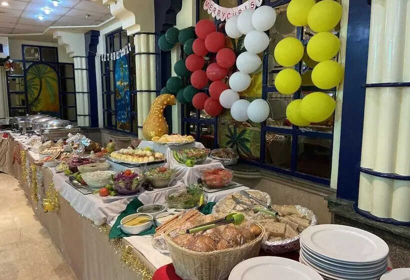 Gaddis Hotel, Suites And Apartments