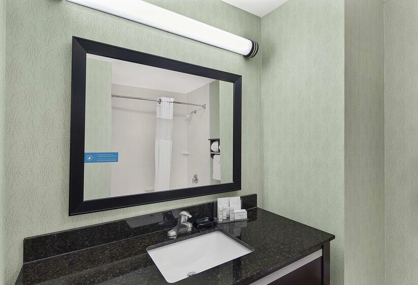 هتل Hampton Inn Atlantatown Center/kennesaw
