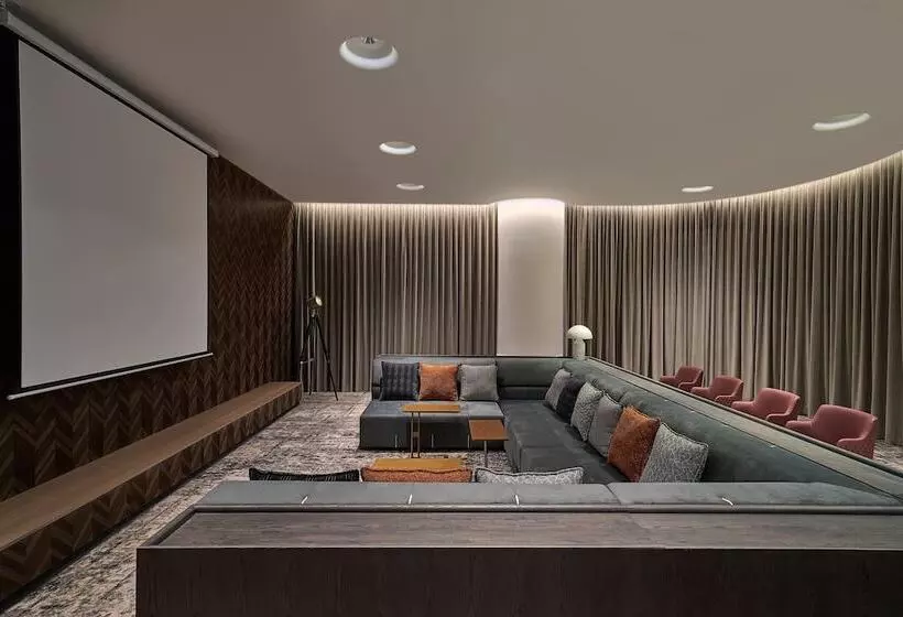 Renaissance Kuala Lumpur Hotel & Convention Centre