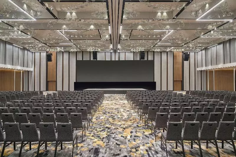 Renaissance Kuala Lumpur Hotel & Convention Centre