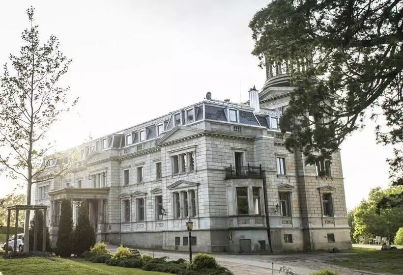 호텔 Schloss Kaarz Mit Park