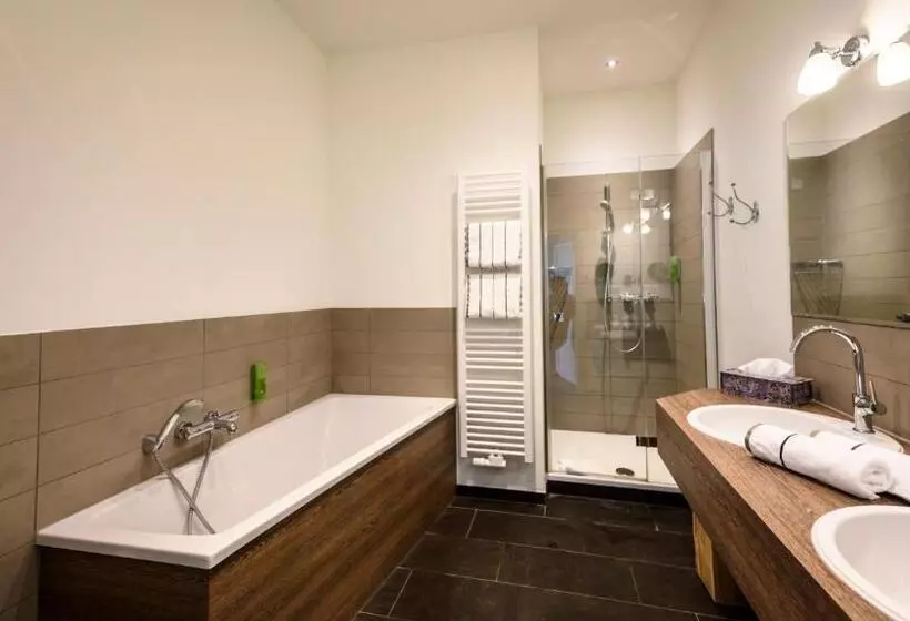 호텔 Schloss Kaarz Mit Park