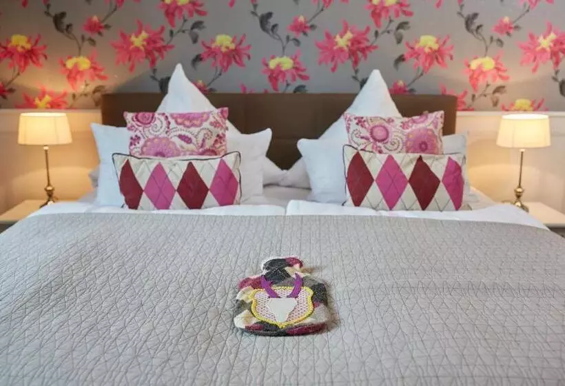 호텔 Schloss Kaarz Mit Park