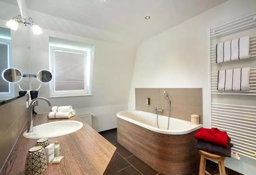 호텔 Schloss Kaarz Mit Park