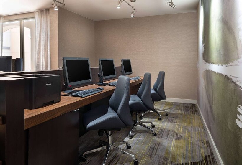 فندق Sonesta Select Camarillo