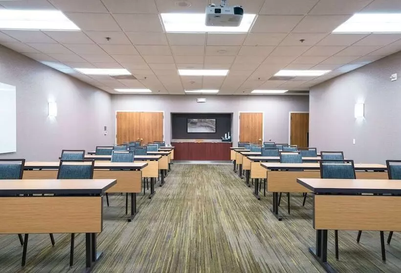 ホテル Sonesta Select Camarillo