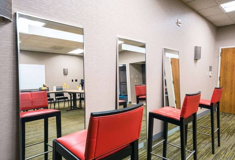 فندق Sonesta Select Camarillo