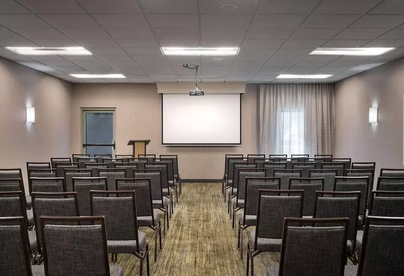 ホテル Sonesta Select Camarillo