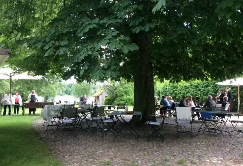 Seehotel Am Neuklostersee