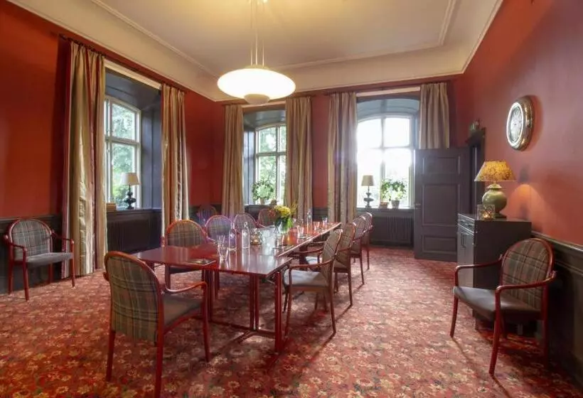 هتل åkeshofs Slott