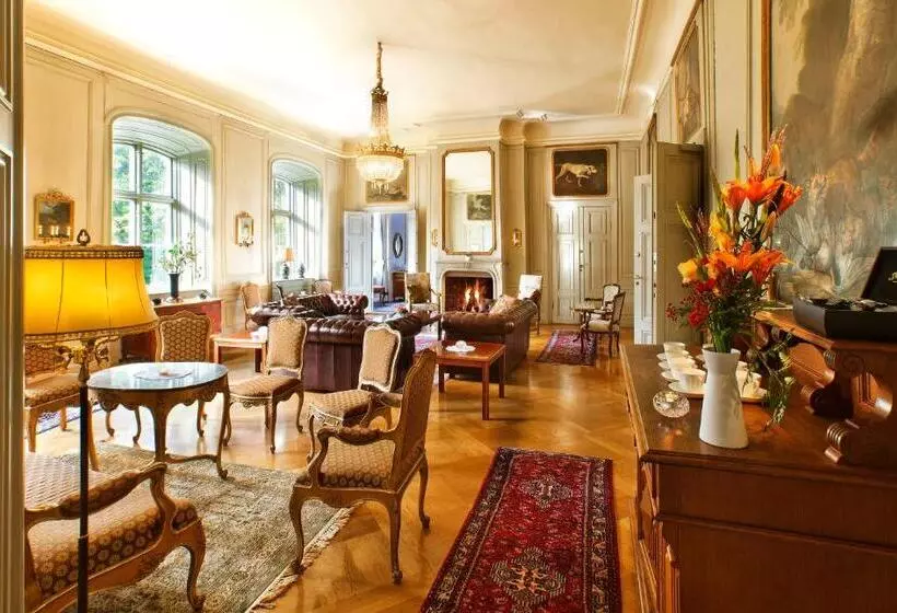 هتل åkeshofs Slott