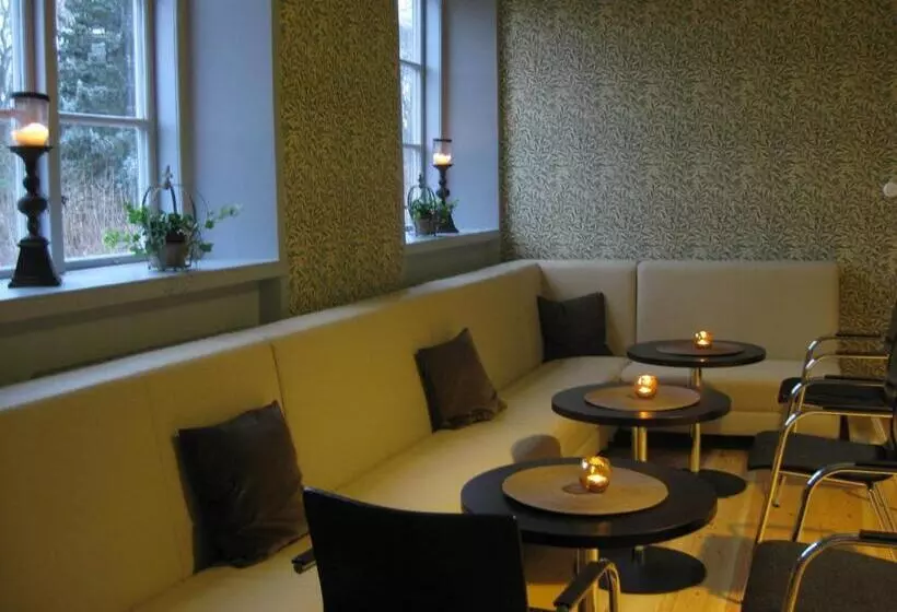 هتل åkeshofs Slott