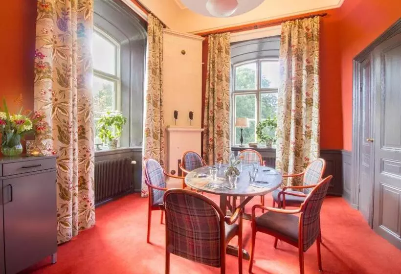 هتل åkeshofs Slott