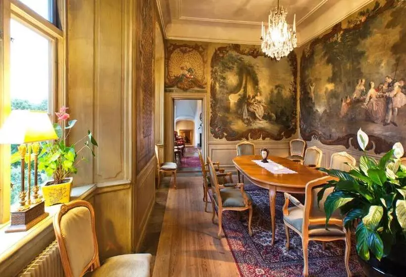 هتل åkeshofs Slott