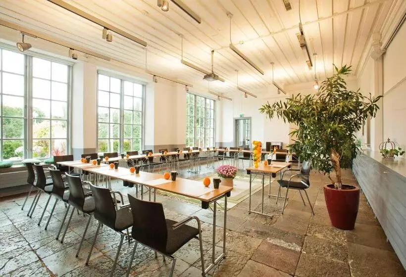 هتل åkeshofs Slott