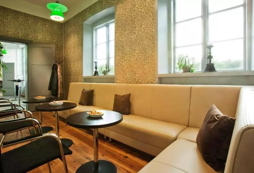 هتل åkeshofs Slott