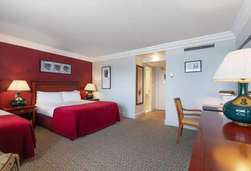 בית מלון כפרי Ballsbridge