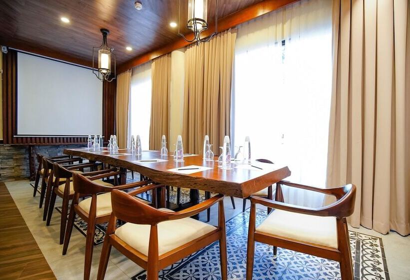 Hotel Cebu White Sands Resort And Spa