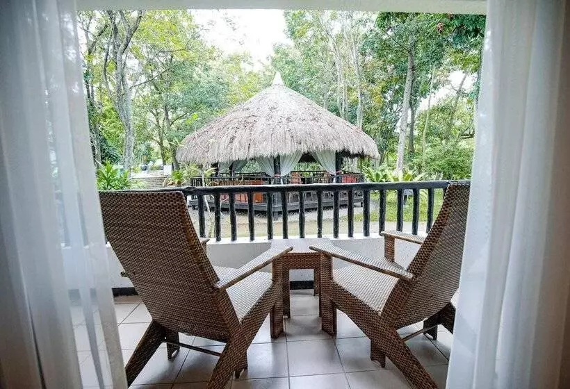 هتل Cebu White Sands Resort And Spa